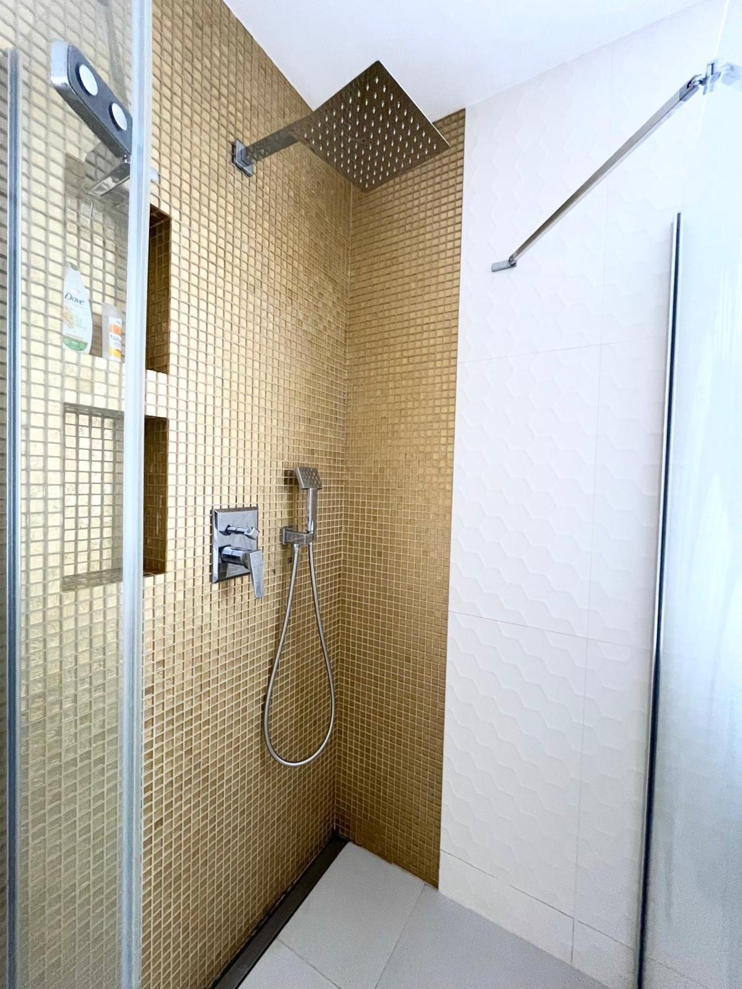 Luksusowy Apartament Z Jacuzzi By Jacek Budek Lägenhet Gdynia Exteriör bild
